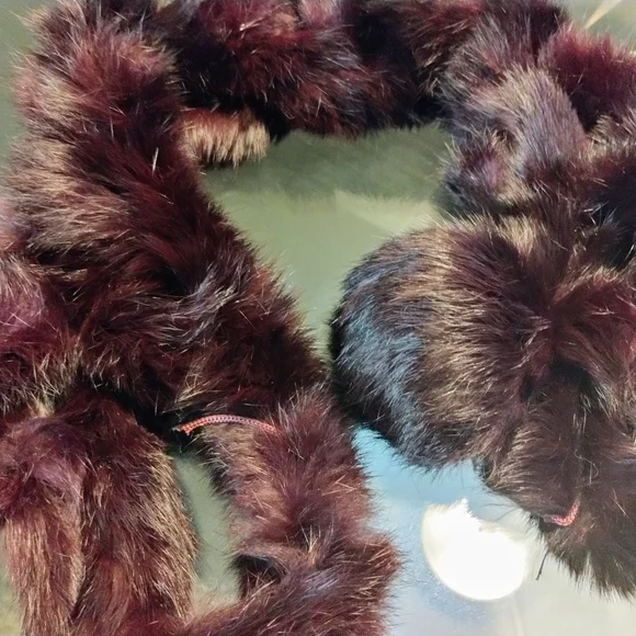 Two Rabbit Fur Collars - Picture 3 of 11